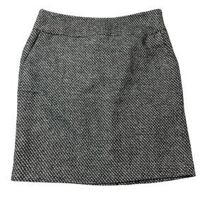 Ann Taylor Loft Size 6 Black/ White Tweed Mini Skirt with Pockets